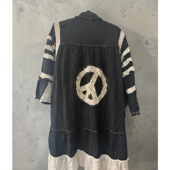 RARE POL Black & White Peace Sign Duster Jacket M Medium Women’s NWOT - Picture 4 of 9